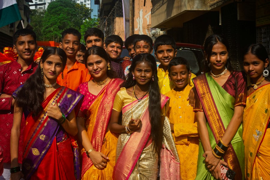 The whole family, one frame