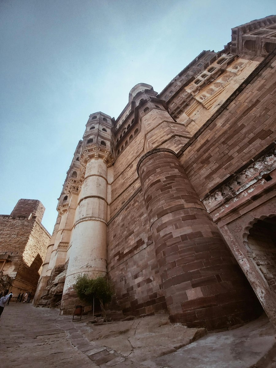 Stone walls of Gujarat&rsquo;s forts